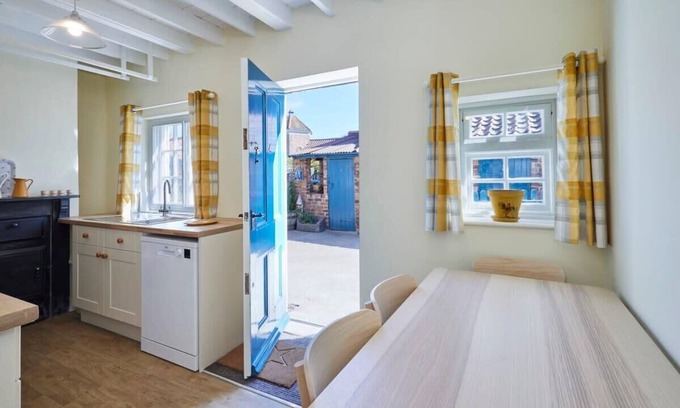 Scawton House | Host & Stay | Park View