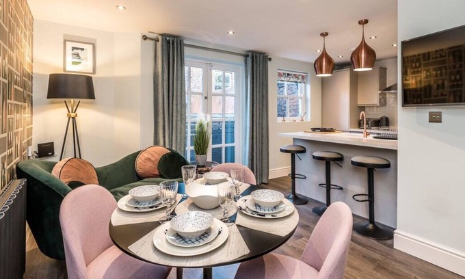 Hope Street House | Host & Stay | The Pilgrim Coach House