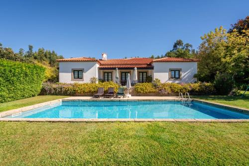 Arcos de Valdevez House | Host Wise - Countryside Escape with Pool and Tennis Court