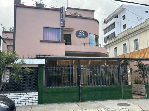 La Mariscal House | Hostal CASA FRANCISCANA