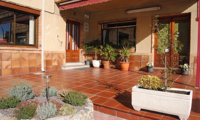 La Lastrilla House | Hostal El Mirador