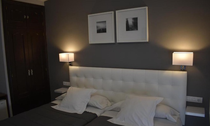 Paracuellos de Jarama Hotel | Hostal el Rocio