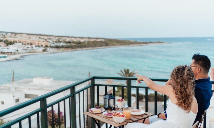 Punta Prima House | Hostal Noray