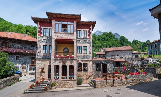 Oseja de Sajambre House | Hostal Peña Santa