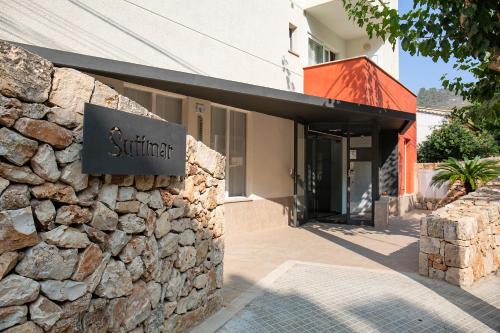 Peguera House | Hostal Residencia Sutimar