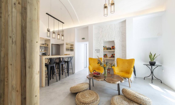 Fira Hostel | Hostel ∙ 8 guests