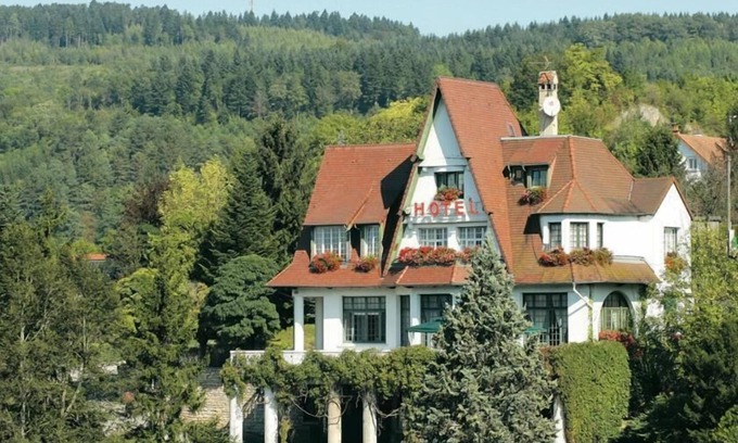 Baume-les-Dames Hotel | Hostellerie du Château d'As