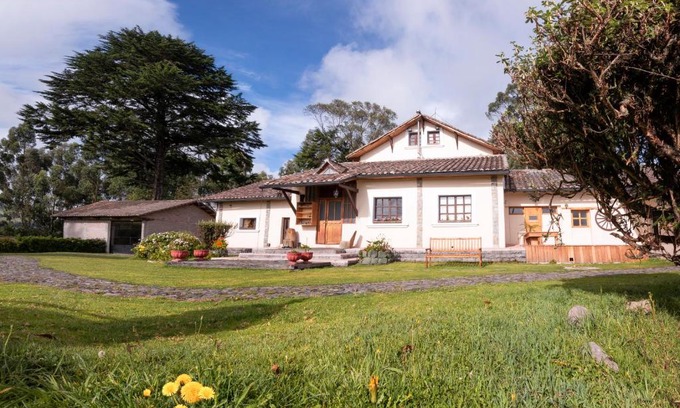 Polivio Hotel | Hosteria Papagayo Cotopaxi