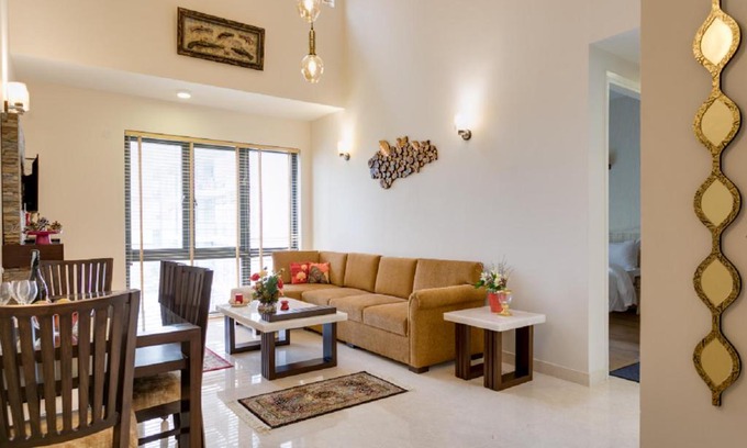 Sector 58 Apartment | Hostie Eshana - Stylish 2BHK Duplex apt near Golf Course Road