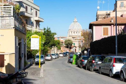 Quartiere XIII Aurelio Apartment | HostMe Gardenhouse Vaticano