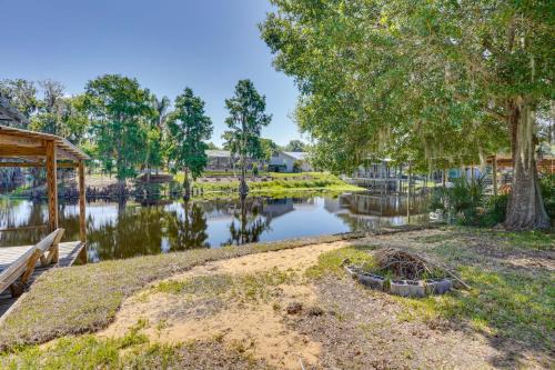 Fedhaven House | Hot Tub and Dock Access Lake Hatchineha Getaway!