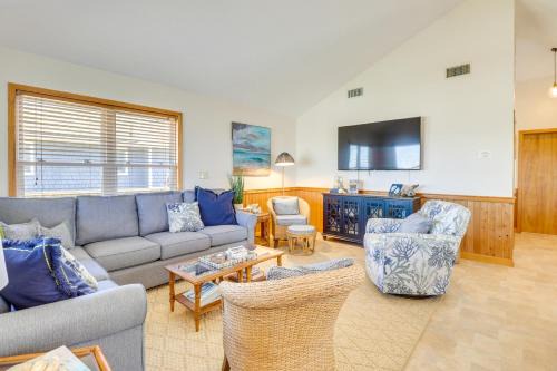 Sea Retreat House | Hot Tub and Ocean Views Kitty Hawk Haven!
