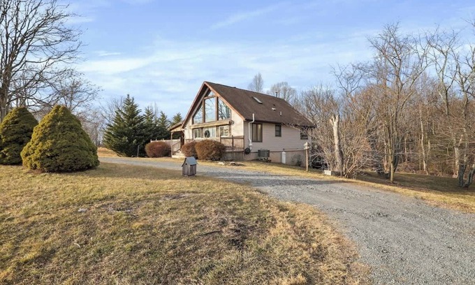 Berkeley Springs Cabin | Hot Tub, Fire Pit, Game Room, Family Getaway