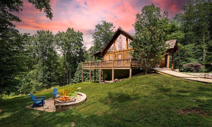 Stanardsville Cabin | Hot tub, Firepit, Beautiful Mountain Views!