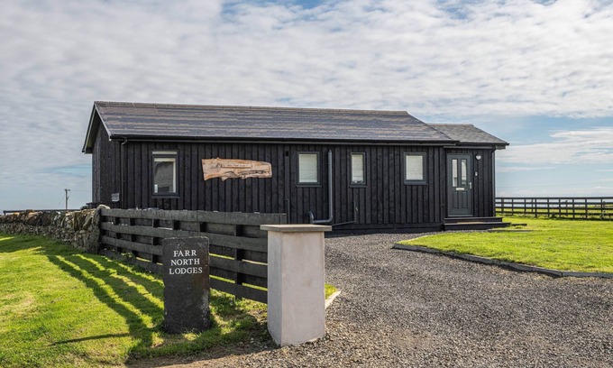 Wick Cabin | Hot Tub Haven Farr North 2