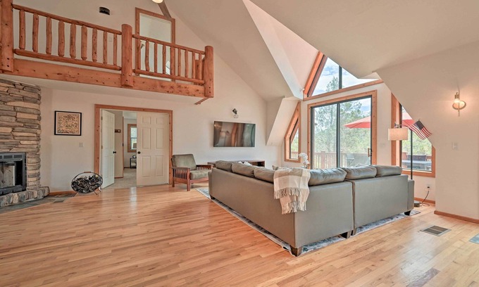 Payson Cottage | Hot Tub & Mtn View: Dog-friendly Payson Getaway!