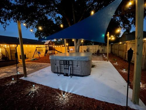 Largo House | Hot tub Playground Ping-pong Near beaches!