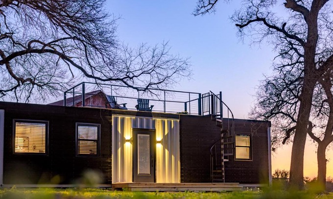 Waco House | Hot Tub! The Blue Ridge Luxury Container Home