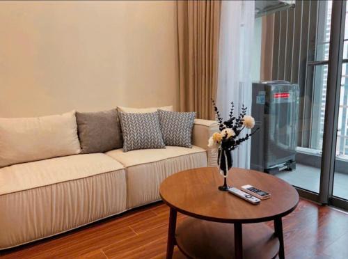 Gia Lam Hotel | #HOTDEAL , Lustay 1BR - H3 Masteri Waterfront - Pool & Gym Access