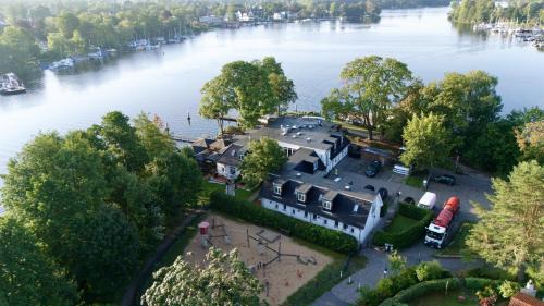 Hakenfelde Hotel | Hotel Altes Fährhaus