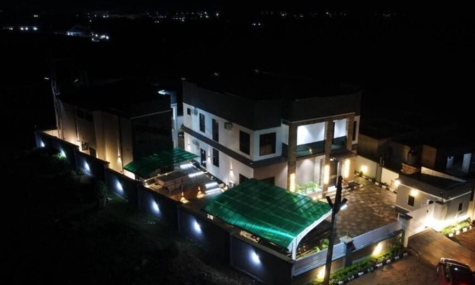 Jos Hotel | Hotel and Luxury Apartment by Trips