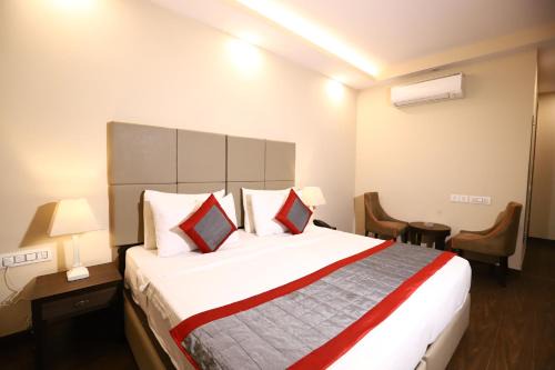 Safdarjung Enclave Hotel | Hotel Azulo Inn Bhikaji Cama Place Delhi