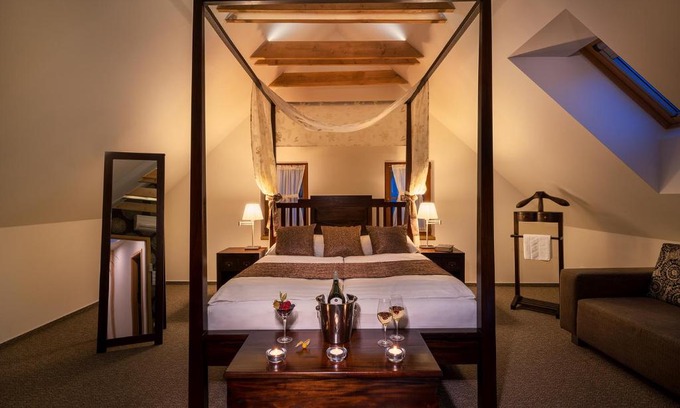 Trebon House | Hotel Bílý jednorožec