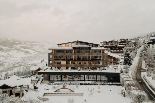 Alpendorf Hotel | Hotel Berghof - St Johann in Salzburg