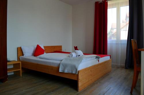 Murg Hotel | Hotel "Cafe Verkehrt" - Wellcome Motorbiker, Berufsleute und Reisende im Schwarzwald