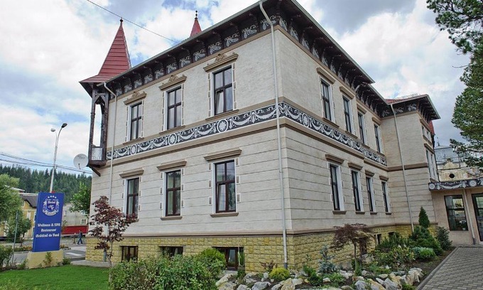 Vatra Dornei Hotel | Hotel Carol - Vatra Dornei