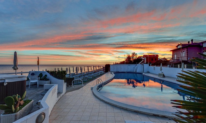 Santa Marinella Hotel | Hotel Cavalluccio Marino