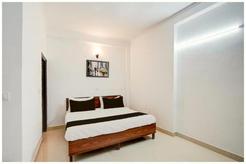 Kathmandu Hotel | Hotel Citrine-Suites Resorts Near Shri Radha Girdhar Gopal Temple - Restaurant - Lift And Parking Facilities - Fully Air Condition with All Luxury Luxuary Rooms With Attached-Balcony - A Top Rated Hotel