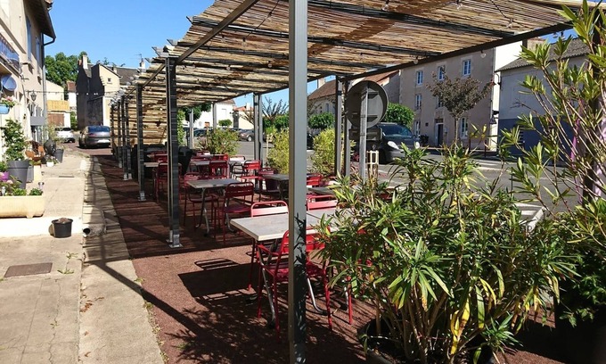 Salles-en-Toulon Hotel | Hotel des deux porches