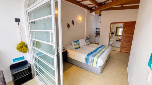 Bahia de la Academia Hotel | Hotel Galapagos Suites B&B