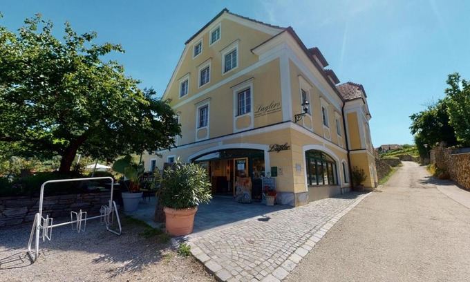 Spitz Hotel | Hotel garni Weinberghof & Weingut Lagler