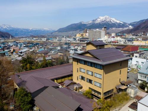 Yudanaka Shibu Onsen Hotel | Hotel Housei