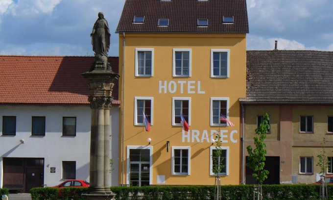 Mlazovice Hotel | Hotel Hradec