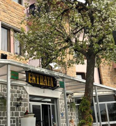 Monno Hotel | Hotel Iscla