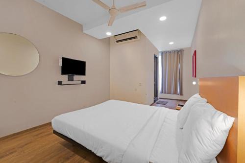 Nanganallur Hotel | Hotel JS Residency