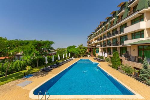 Intsaraki Hotel | Hotel Julia
