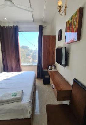 Amritsar Hotel | Hotel KD Near jallianwala bagh