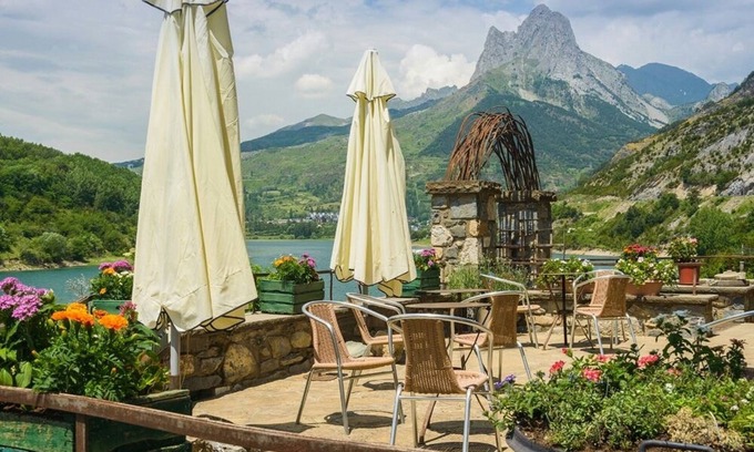 Lanuza Hotel | Hotel La Casueña