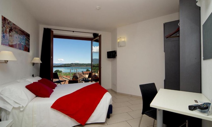 Cadrezzate Hotel | Hotel La Locanda