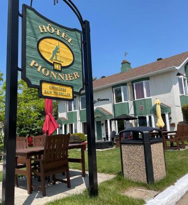 Tadoussac Hotel | Hotel Le Pionnier