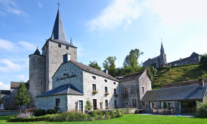 Celles Hotel | Hotel Le Saint Hadelin
