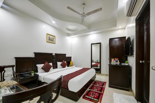 Paharganj Hotel | Hotel Legend International -Just a min walk from New Delhi Railway Station