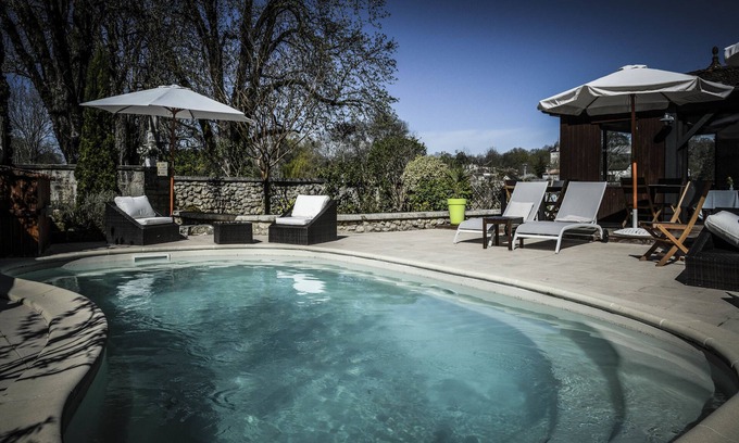 Bourdeilles Hotel | Hotel les Griffons