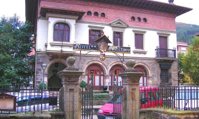 Legazpia Hotel | Hotel Mauleon