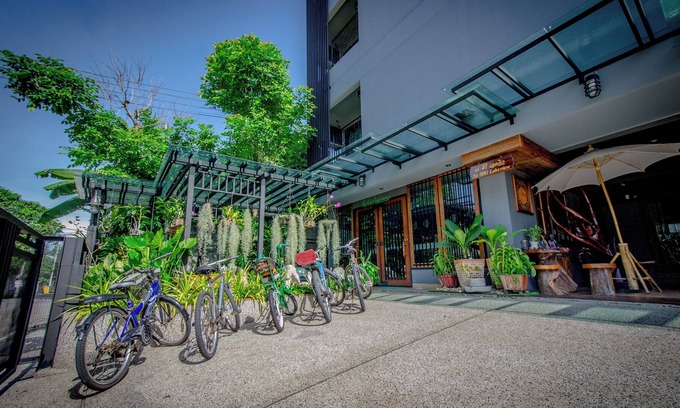 Racha Thewa House | Hotel Near BKK airport, Family friendly, Good View & Quite Place, Nice & Clean.
