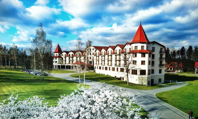 Polanica-Zdroj Hotel | Hotel Nowy Zdrój - Centrum Zdrowia i Wypoczynku